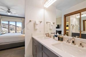 Highlands Westview 208 by East West Hospitality