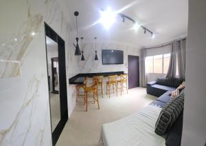 Apto Bem Localizado Guarujá