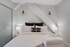 Augustus Harmony Apartment with Parking - Air-con - 奥克兰