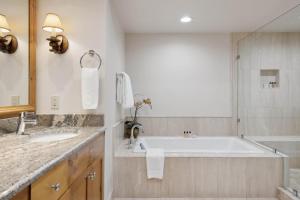 Hyatt Condominium 01 by East West Hospitality