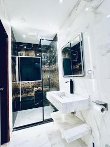 White House Pyramids view