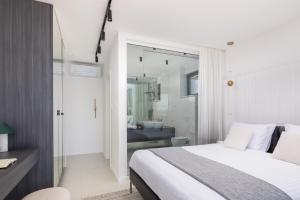 Seaside luxury villa with a swimming pool Rastici, Ciovo - 22934