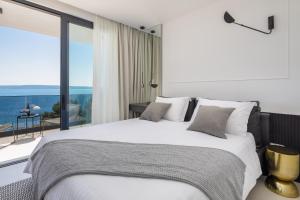 Seaside luxury villa with a swimming pool Rastici, Ciovo - 22934