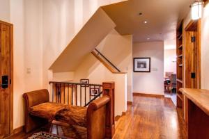 Kiva 430 by East West Hospitality