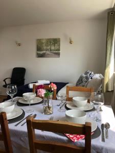 Comfy Entire Flat with City View Balcony in Regents Park, Camden, Central London