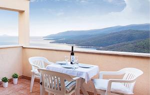 1 Bedroom Gorgeous Apartment In Rabac