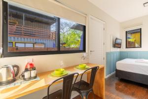 Estacionamento-1000Mbps-AC-Smart TV-Piscina