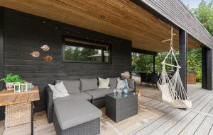 4 Bedroom Gorgeous Home In Glesborg