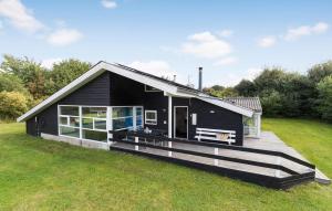Gorgeous Home In Ebeltoft With Sauna