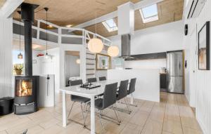 Gorgeous Home In Ebeltoft With Sauna