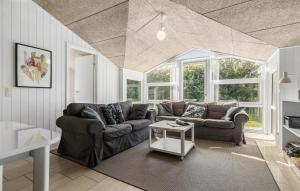 Gorgeous Home In Ebeltoft With Sauna