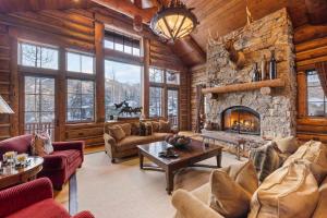 LX 313 Strawberry Park 7 Bedroom Platinum by East West Hospitality
