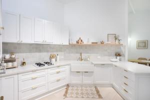 Hahn Sanctuary - waterfront home with kayaks included in stay!