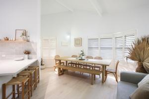 Hahn Sanctuary - waterfront home with kayaks included in stay!