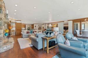 McCoy Peak 305 by East West Hospitality