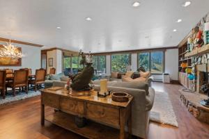 McCoy Peak 305 by East West Hospitality