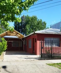 Amplio alojamiento vacacional ubicado a 500 metros de la plaza y a 5 minutos de la ruta del vino - Las Arañas