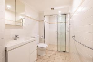 Shoal Bay Beach Apartments, 9 2 Shoal Bay Road, air conditioning, complex swimming pool and lift