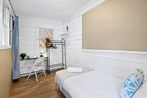 Boutique Single Room - Centrally Located at Granville - External - Shared Bathroom - Merrylands