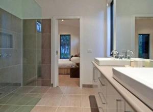 The Beach Haven - 4 bedroom Luxury Rye house Sleeps 12