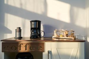 شقة فندقية 3 غرف-بجلسة خارجية-بالقاهرة بمدينة اكتوبر