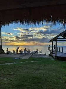 Belles on Ballow - Main Lodge - Absolute Waterfront - Amity Point