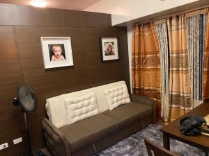 Makati Air Luxury Package - Laugh Sleep Brunch Surf 300 mbps Fast