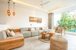 Seaside Luxury 4BR Villa, 400m to Finns, Canggu