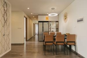 Hi-Home Suites - City view in HongKong Tower