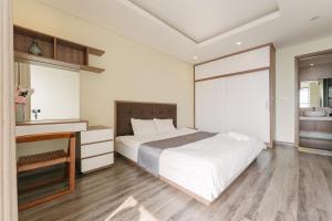 Hi-Home Suites - City view in HongKong Tower