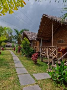 Blue Sky Cottages Hampi