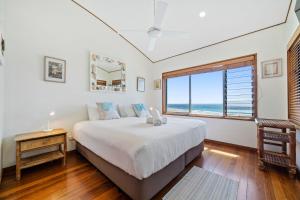 Claytons 10 by Discover Stradbroke