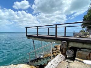 Belles on Ballow - Kookaburra Lodge - Absolute Waterfront