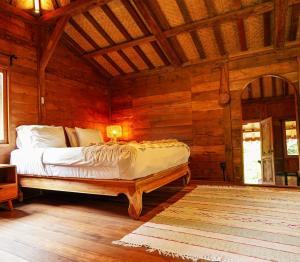 Rumah Bambu Gladek Tiga