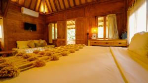 Rumah Bambu Gladek Tiga