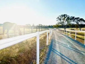 Trawalla Farm Stays - Collector