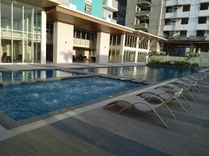 Isabela III, Mesavirre Garden Residences