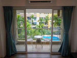 Charvi Reemz Stylish Pool View Two BHK Appt At Anjuna
