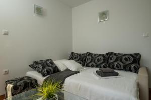 Apartments Heidi with shared Pool