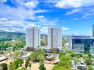 Cozy Place with Pool Avida Tower, IT Park
