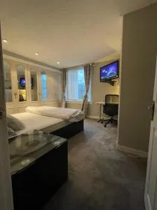 Room in a Home - Gogar Room in a Home - Gogar