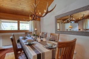 Ravines 50, soulful escape with mountain views