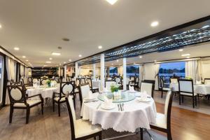 Amanda Cruise on Ha Long Bay