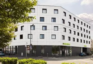 B&B HOTEL Paris Clichy-sous-Bois 3 étoiles - 塞夫朗