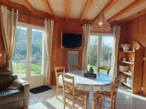 Maison plain pied intérieur bois - Lac de chalain - Gîte les 4 saisons - Cerniébaud