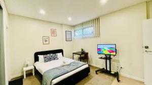 studio near Airpot Bay City