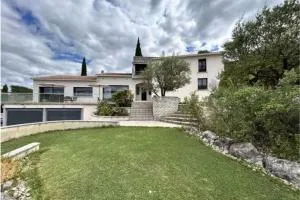 Villa d'Exception - Ucel