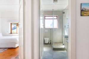 Panoramic views with terrace in heart of Kalk Bay