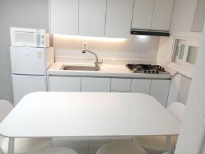 Cheongdam Station Anuk House