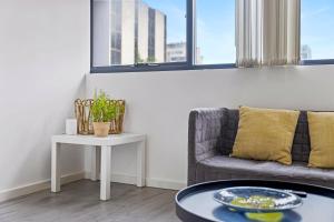 Burwood 1Br studio nearTrain StationShopping